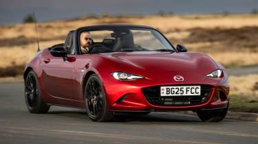 Mazda MX-5 в повороте